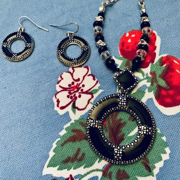 Kenneth Cole Silver Tone & Black Enameled Necklace & Earring Set - Picture 2 of 8